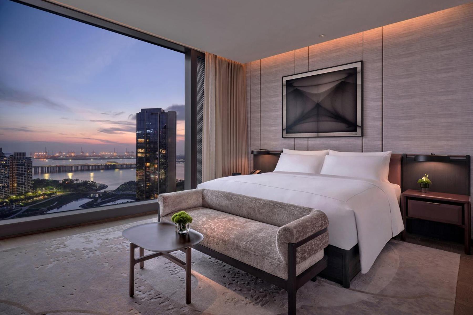Conrad Shenzhen, The First Art Museum Hotel In Greater Bay Area With The Stunning Bay And Sunset View In The Hotel Terrace Dış mekan fotoğraf