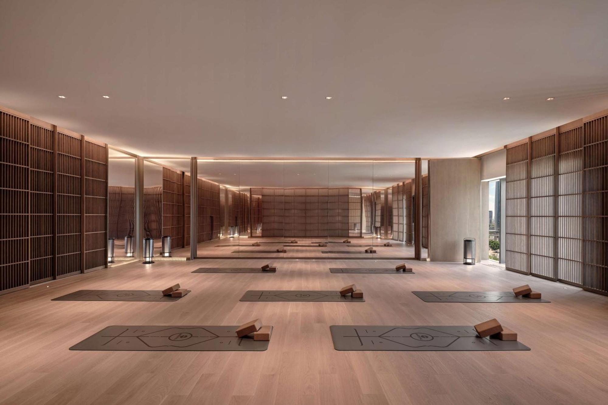 Conrad Shenzhen, The First Art Museum Hotel In Greater Bay Area With The Stunning Bay And Sunset View In The Hotel Terrace Dış mekan fotoğraf