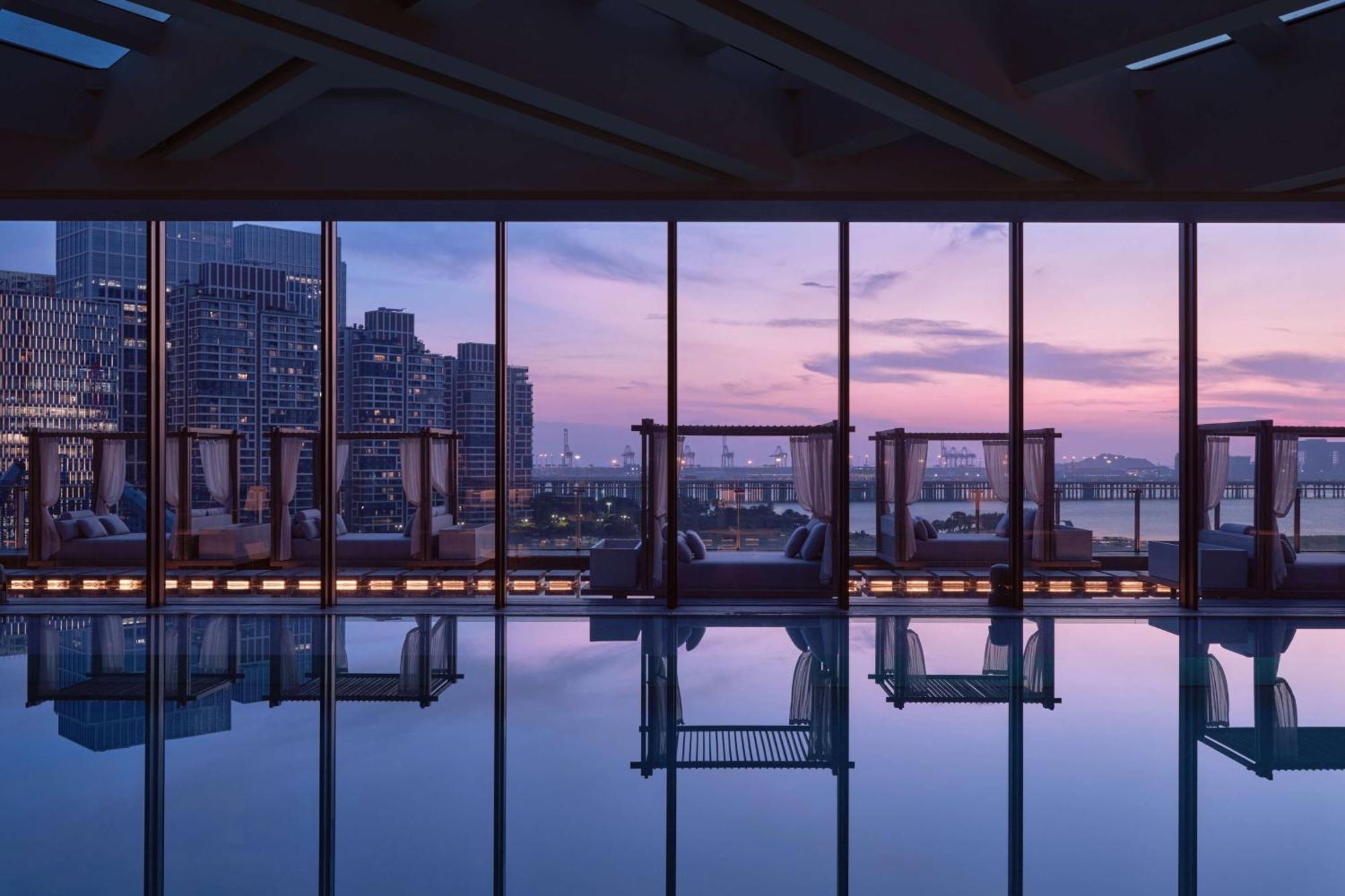 Conrad Shenzhen, The First Art Museum Hotel In Greater Bay Area With The Stunning Bay And Sunset View In The Hotel Terrace Dış mekan fotoğraf