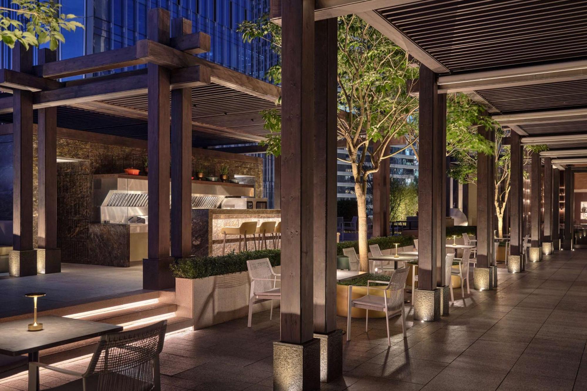 Conrad Shenzhen, The First Art Museum Hotel In Greater Bay Area With The Stunning Bay And Sunset View In The Hotel Terrace Dış mekan fotoğraf