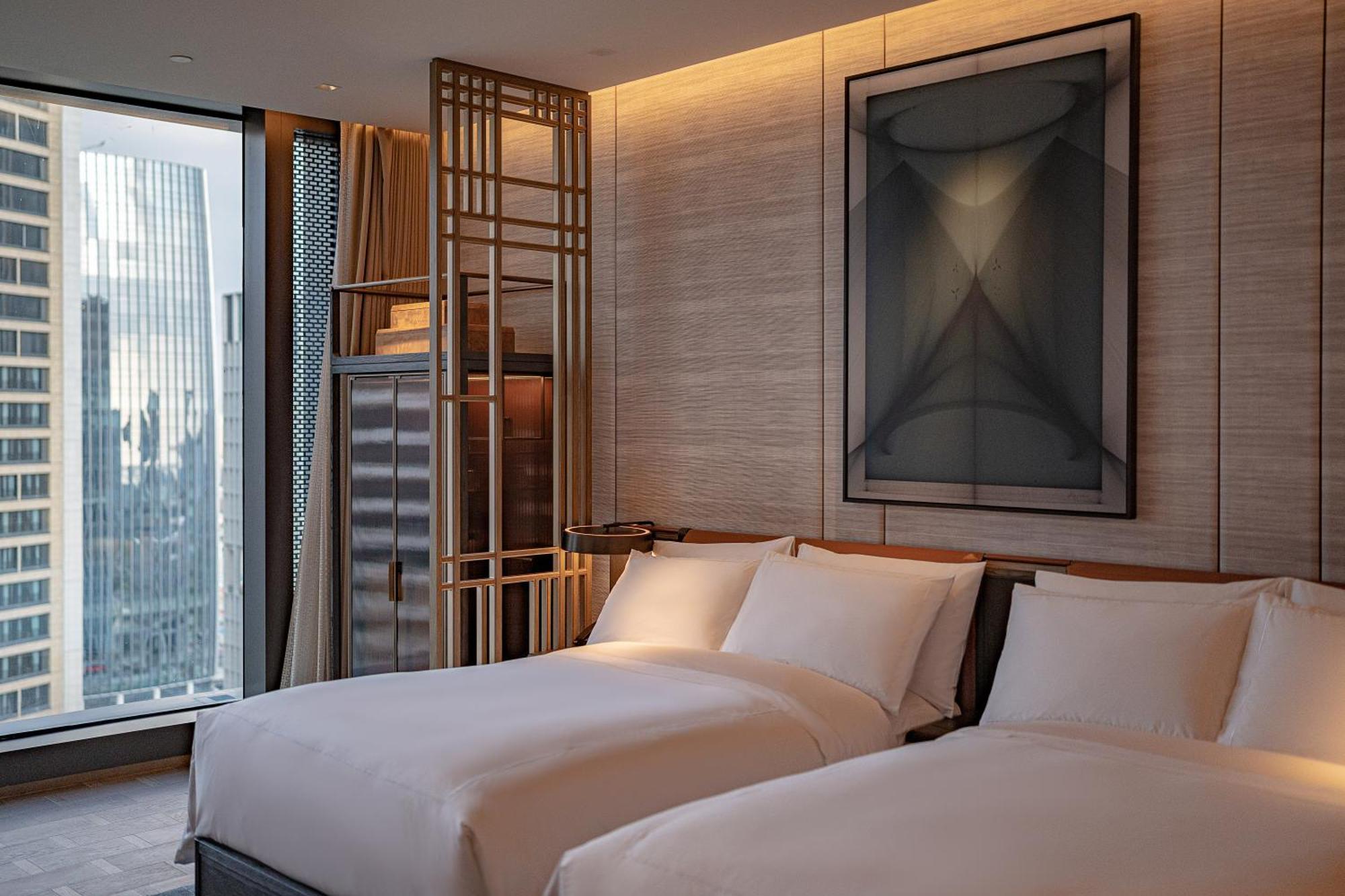 Conrad Shenzhen, The First Art Museum Hotel In Greater Bay Area With The Stunning Bay And Sunset View In The Hotel Terrace Dış mekan fotoğraf