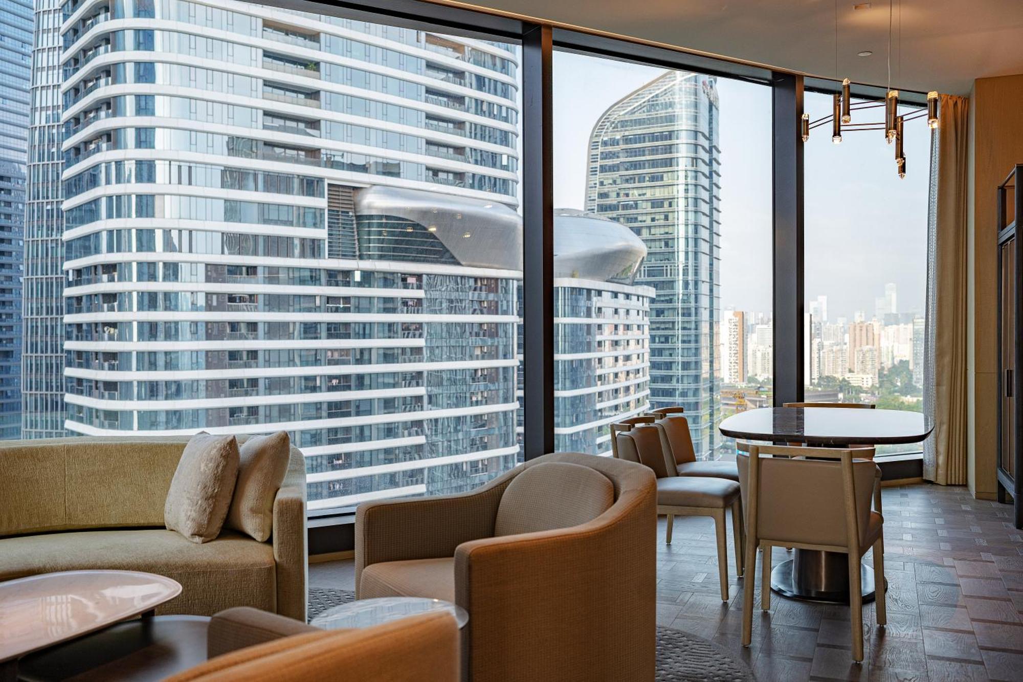 Conrad Shenzhen, The First Art Museum Hotel In Greater Bay Area With The Stunning Bay And Sunset View In The Hotel Terrace Dış mekan fotoğraf