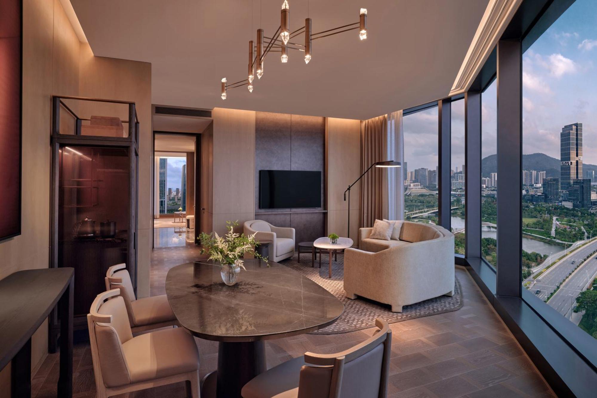 Conrad Shenzhen, The First Art Museum Hotel In Greater Bay Area With The Stunning Bay And Sunset View In The Hotel Terrace Dış mekan fotoğraf